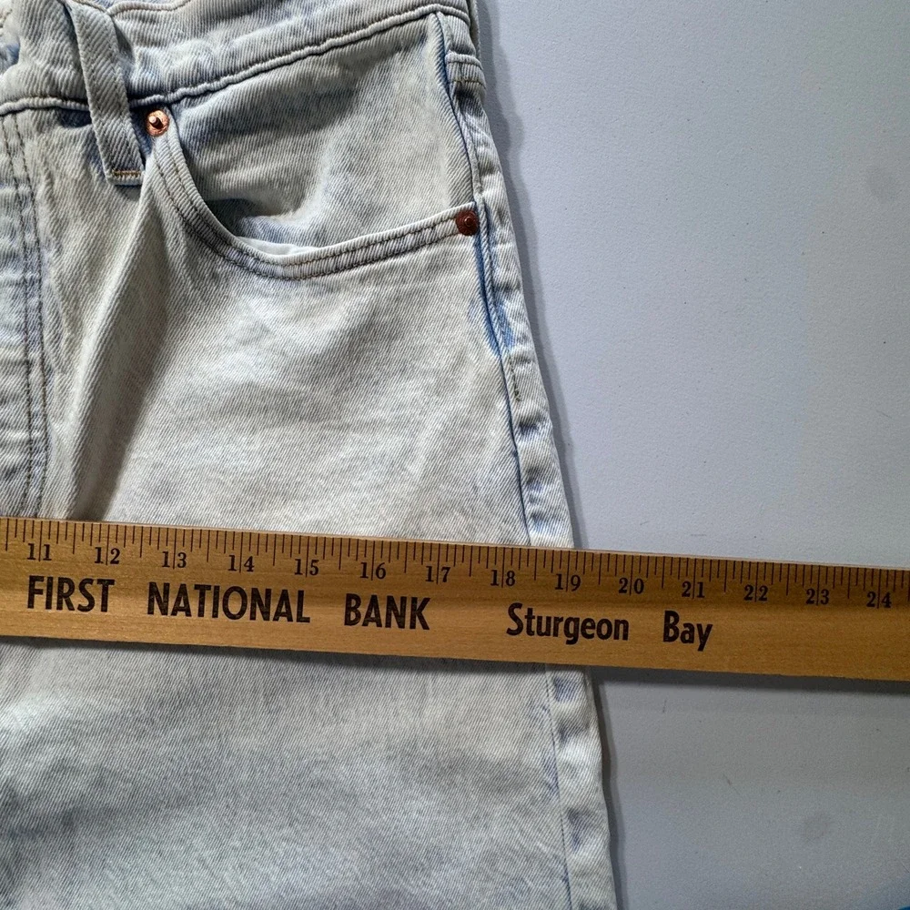 Levi's Premium Straight Leg Jeans Womens 30 Light Acid Wash Excellent Denim